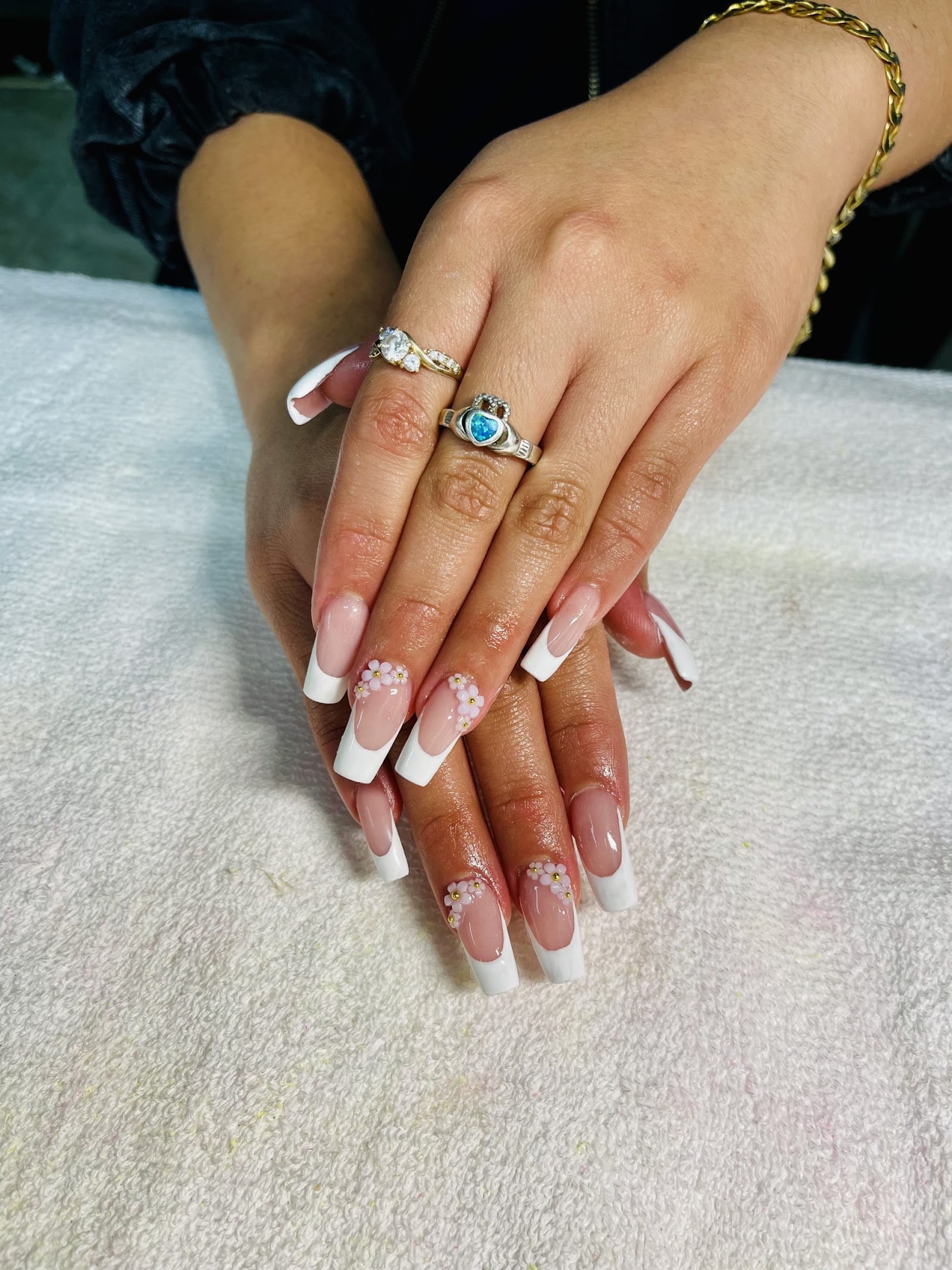 All Day Nails & Spa logo